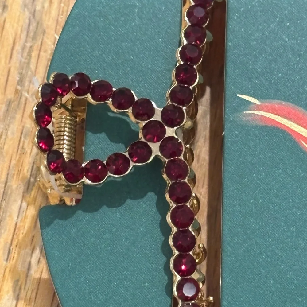 NWT Sincerely Jules Hair Clip Set with Crystals and Pearls
